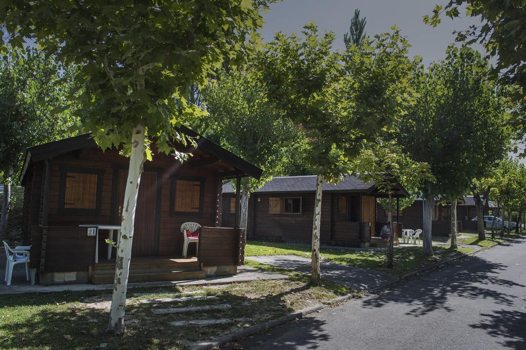 Camping & Bungalows Ligueerre De Cinca Экстерьер фото